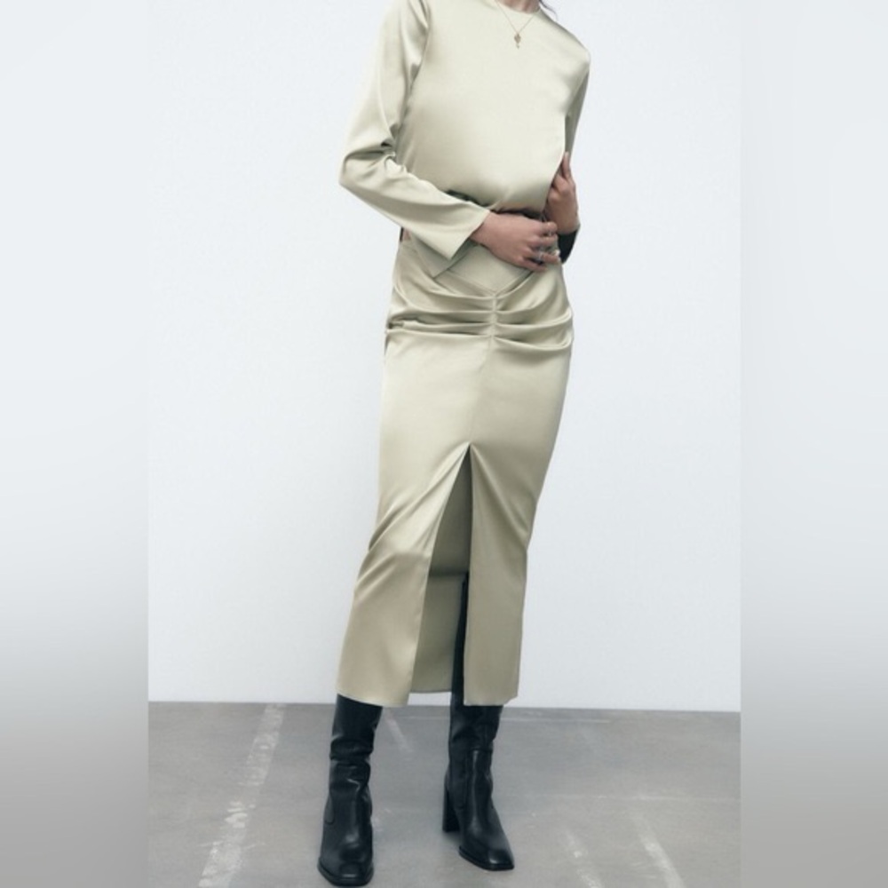 NWT Zara Champagne Gathered Satin Slit High Waist Midi Skirt Sz S - Picture 3 of 7